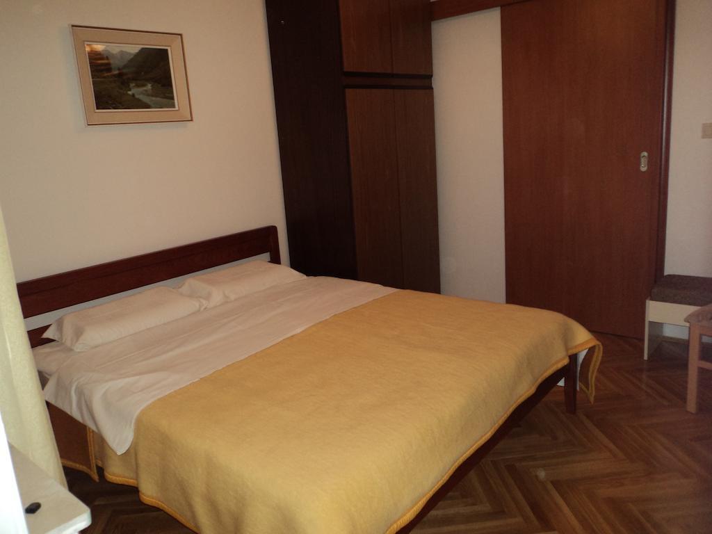 מרינה Apartments Racetin מראה חיצוני תמונה