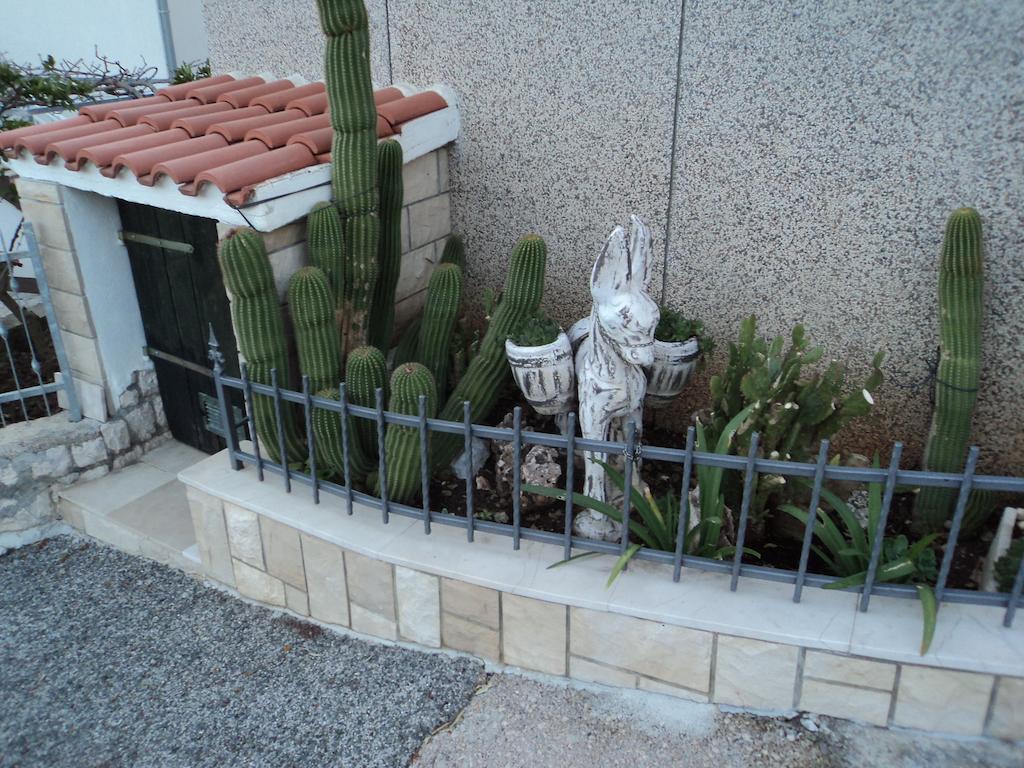 מרינה Apartments Racetin מראה חיצוני תמונה