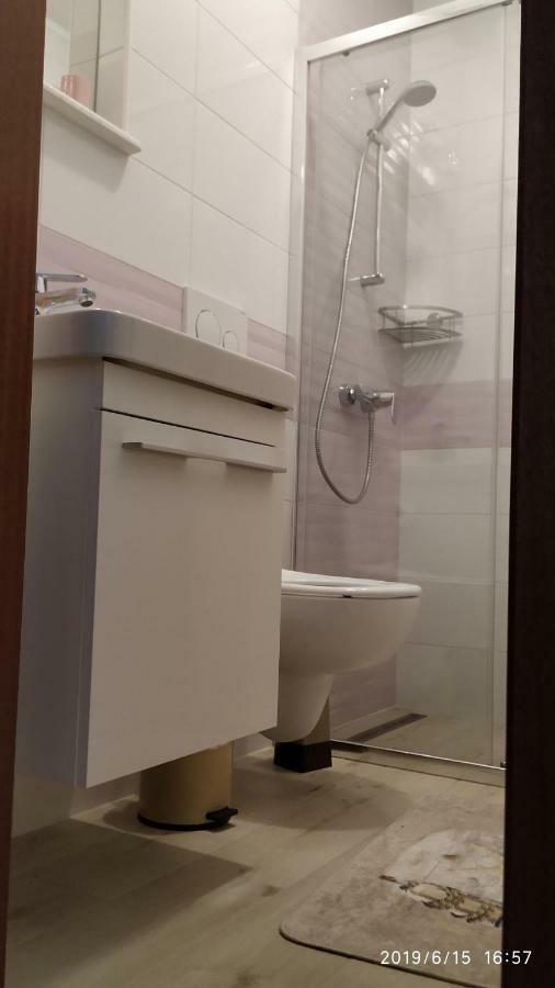 מרינה Apartments Racetin מראה חיצוני תמונה