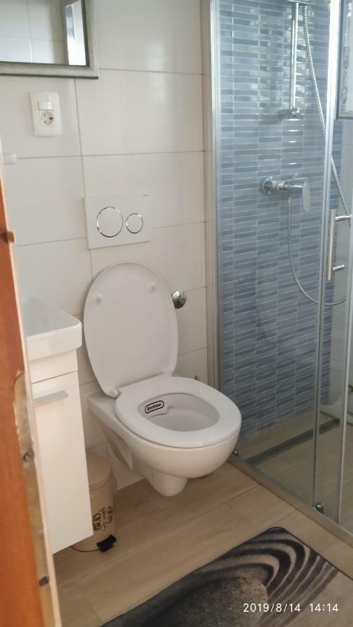 מרינה Apartments Racetin מראה חיצוני תמונה